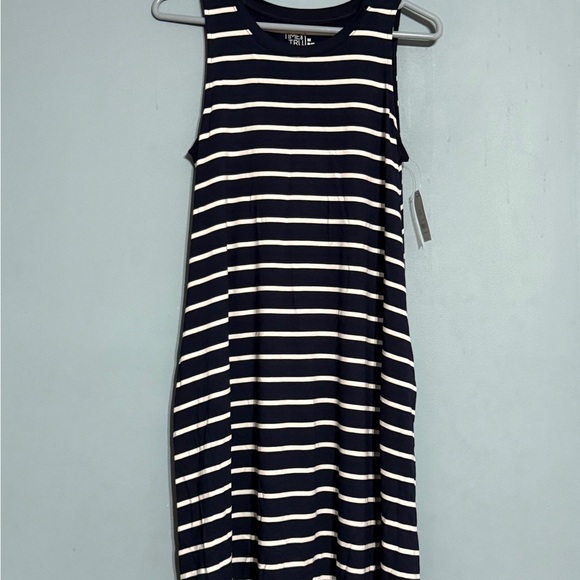 SELLING TIME &TRU DRESS 👗 SIZE M NWT SLEEVELESS COLOR NAVY BLUE AND WHITE - Picture 3 of 10